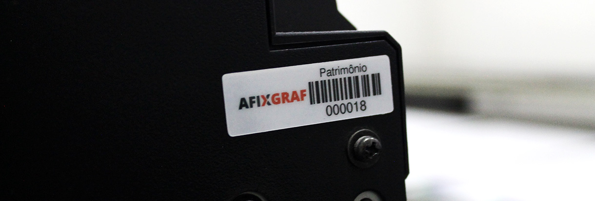 Etiqueta em policarbonato para inventário patrimonial