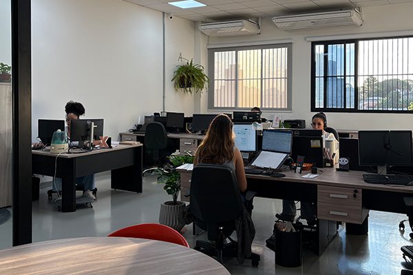 Sala do Comercial - Novo endereço da Afixgraf | Afixgraf